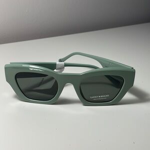 NWT lucky brand sunglasses no case no pouch